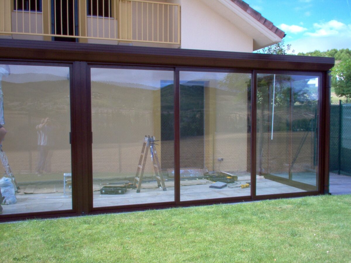 Cómo Instalar Ventana de Policarbonato Compacto: Proceso y Claves